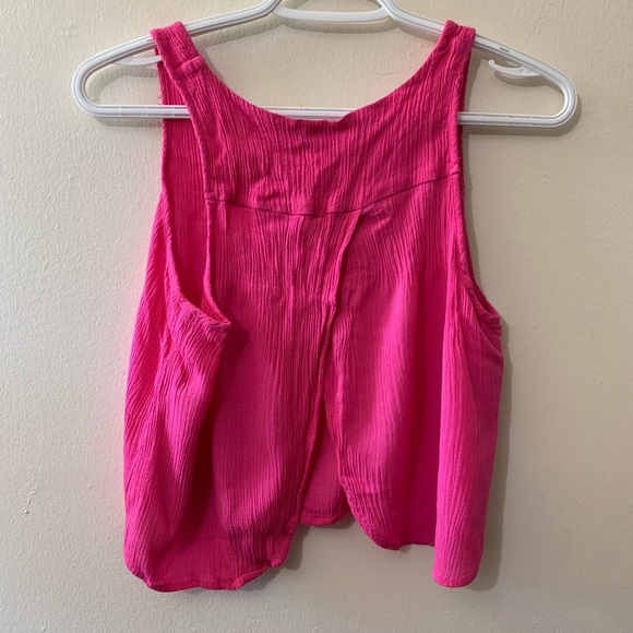 U2B | Pink Ruffle Crop Top - Picture 6 of 8